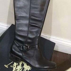 Brand new sale on boots perfect for riding